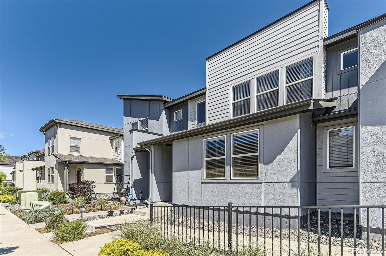 MLS Image #3 for 16057 e 47th place,denver, Colorado