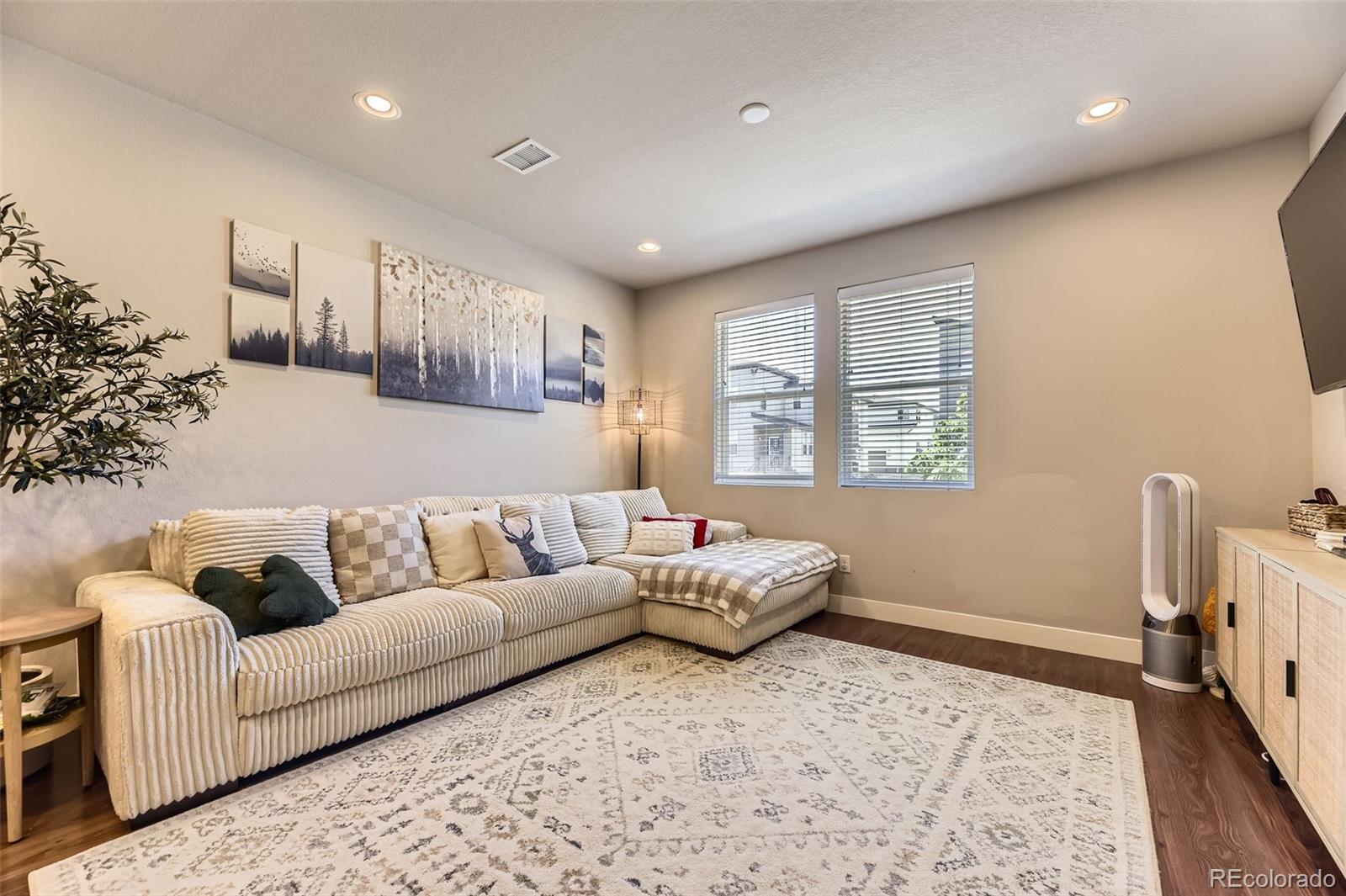 MLS Image #4 for 16057 e 47th place,denver, Colorado