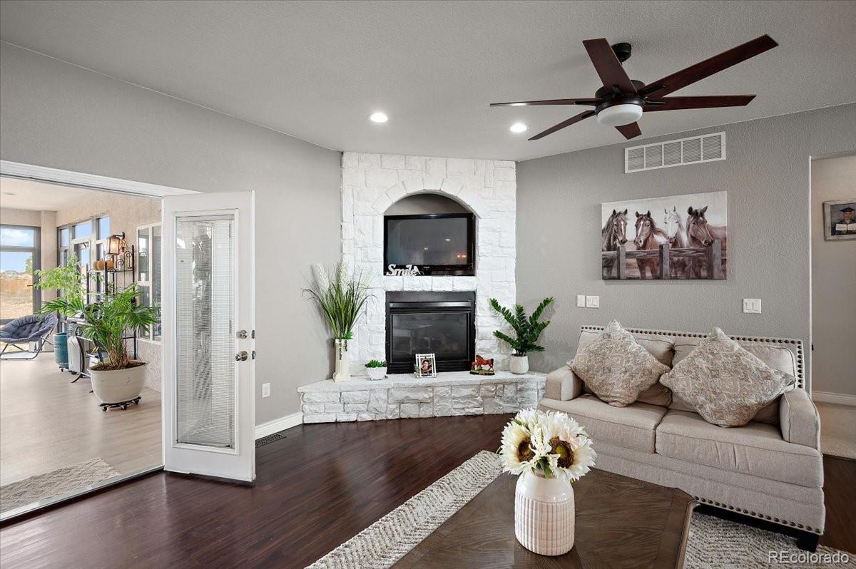 MLS Image #14 for 1073 w el esperante drive,pueblo, Colorado