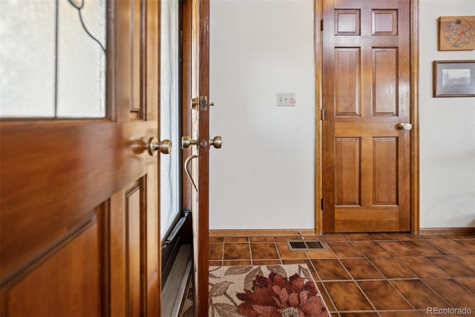 MLS Image #6 for 5245  sapphire drive,colorado springs, Colorado