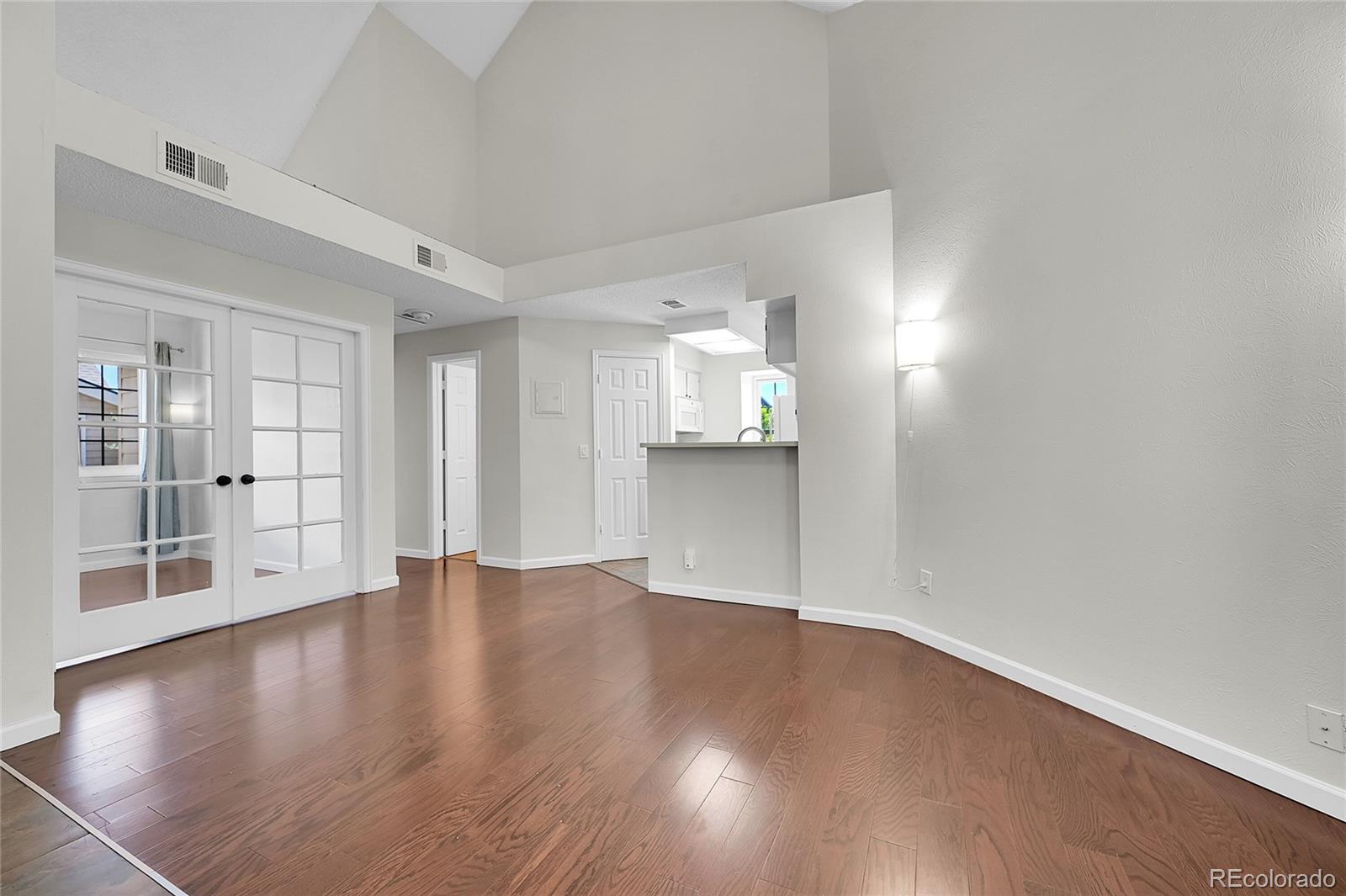 MLS Image #10 for 980 s dahlia street,denver, Colorado