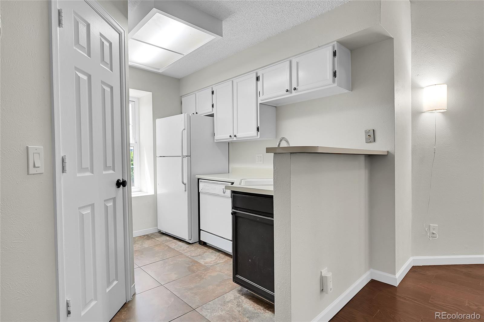 MLS Image #11 for 980 s dahlia street,denver, Colorado