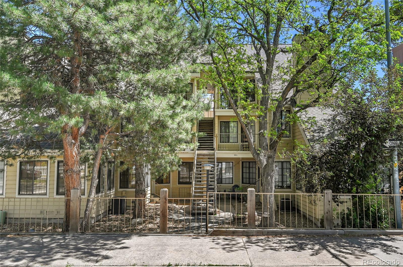 MLS Image #2 for 980 s dahlia street,denver, Colorado