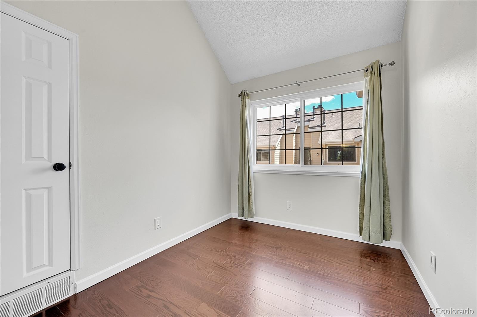 MLS Image #22 for 980 s dahlia street,denver, Colorado