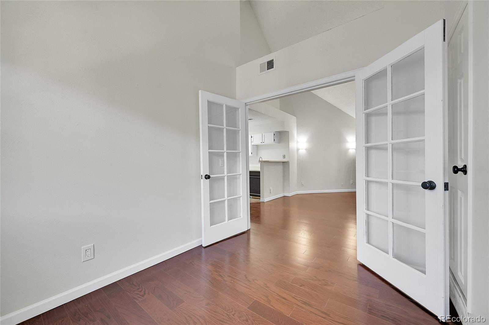 MLS Image #24 for 980 s dahlia street,denver, Colorado