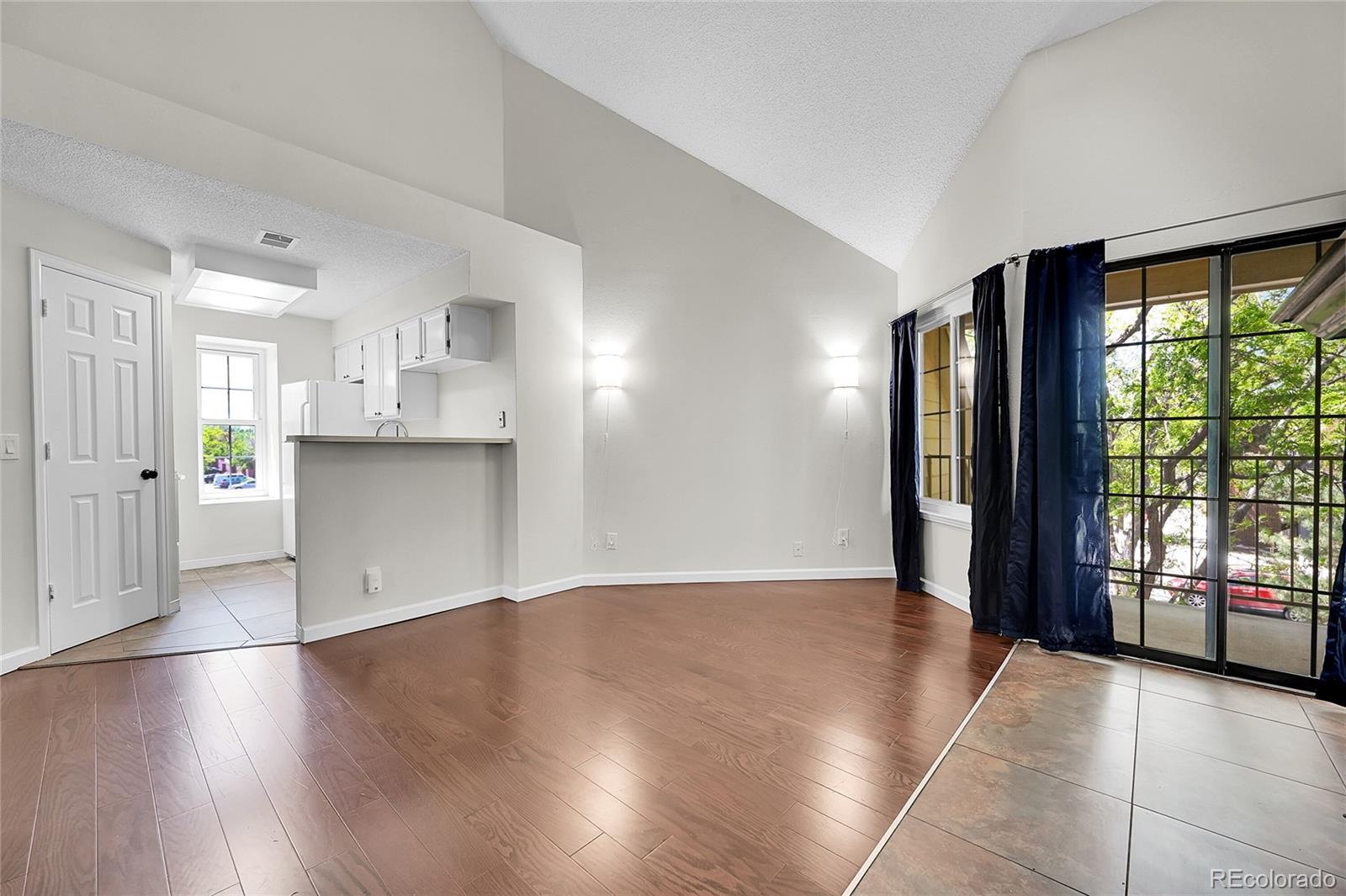 MLS Image #3 for 980 s dahlia street,denver, Colorado