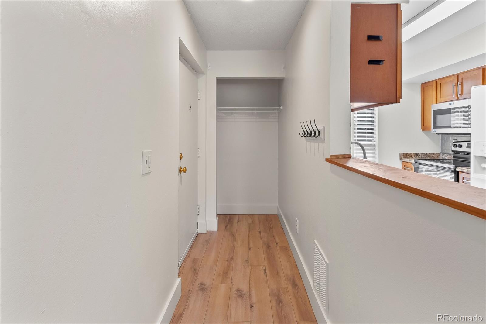 MLS Image #3 for 865 s quebec street,denver, Colorado