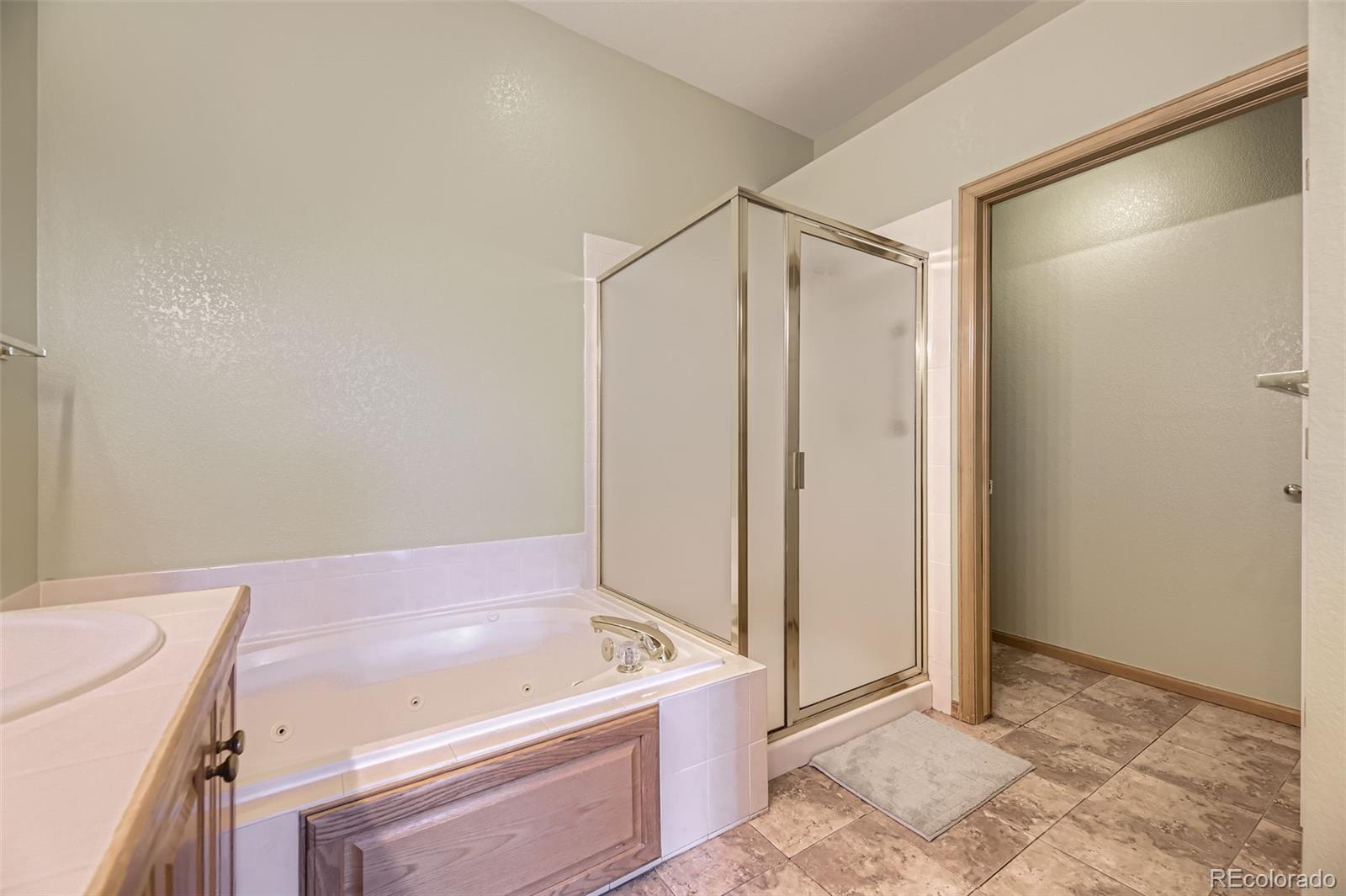 MLS Image #12 for 9742 e hawaii place,aurora, Colorado