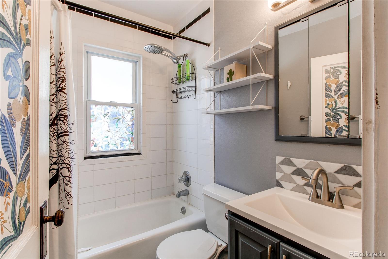 MLS Image #12 for 1844 s lincoln street,denver, Colorado