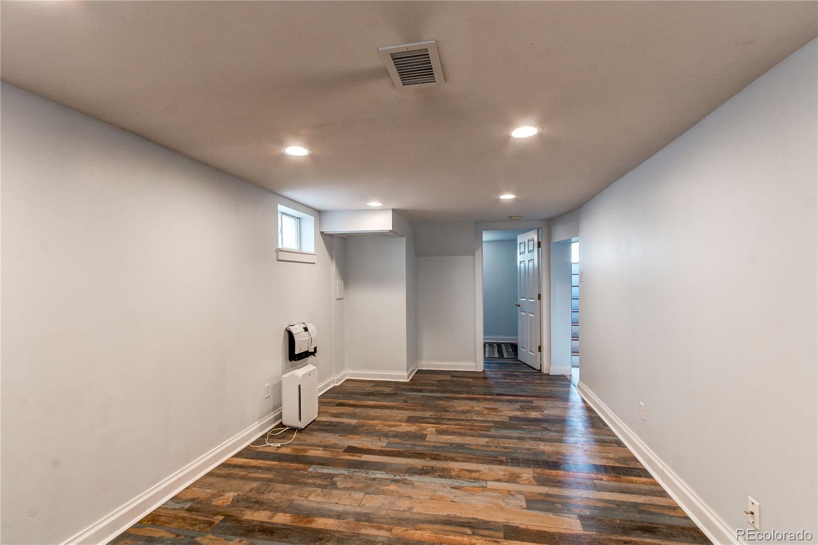 MLS Image #16 for 1844 s lincoln street,denver, Colorado