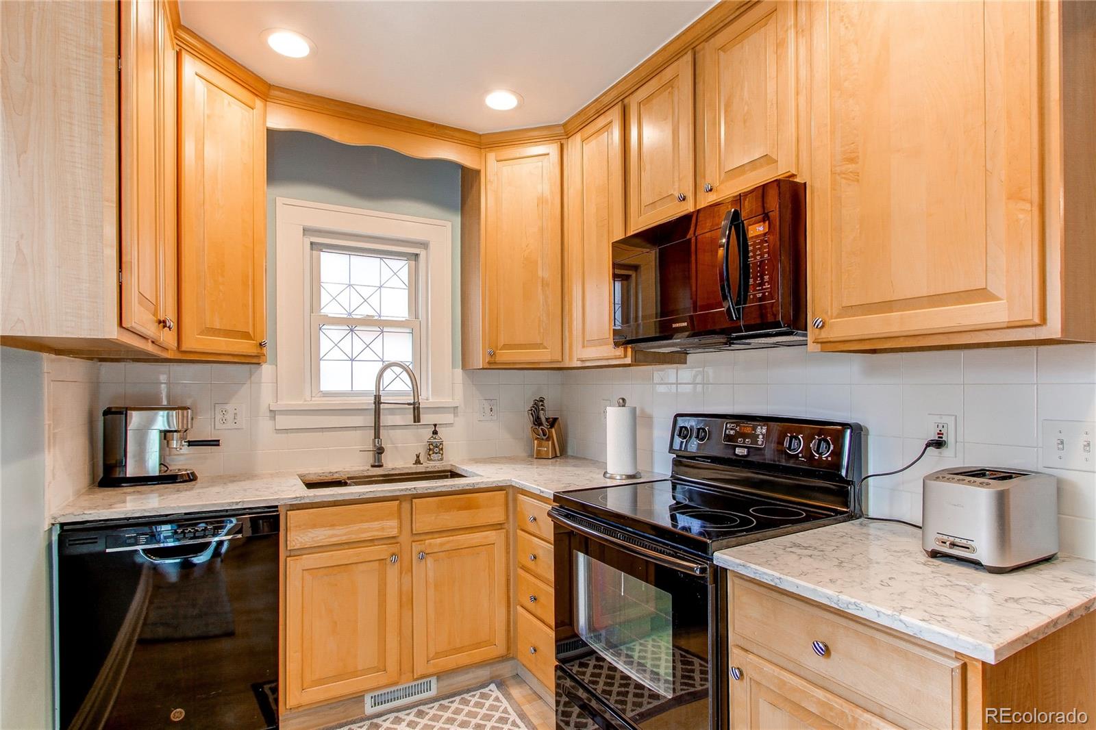 MLS Image #7 for 1844 s lincoln street,denver, Colorado