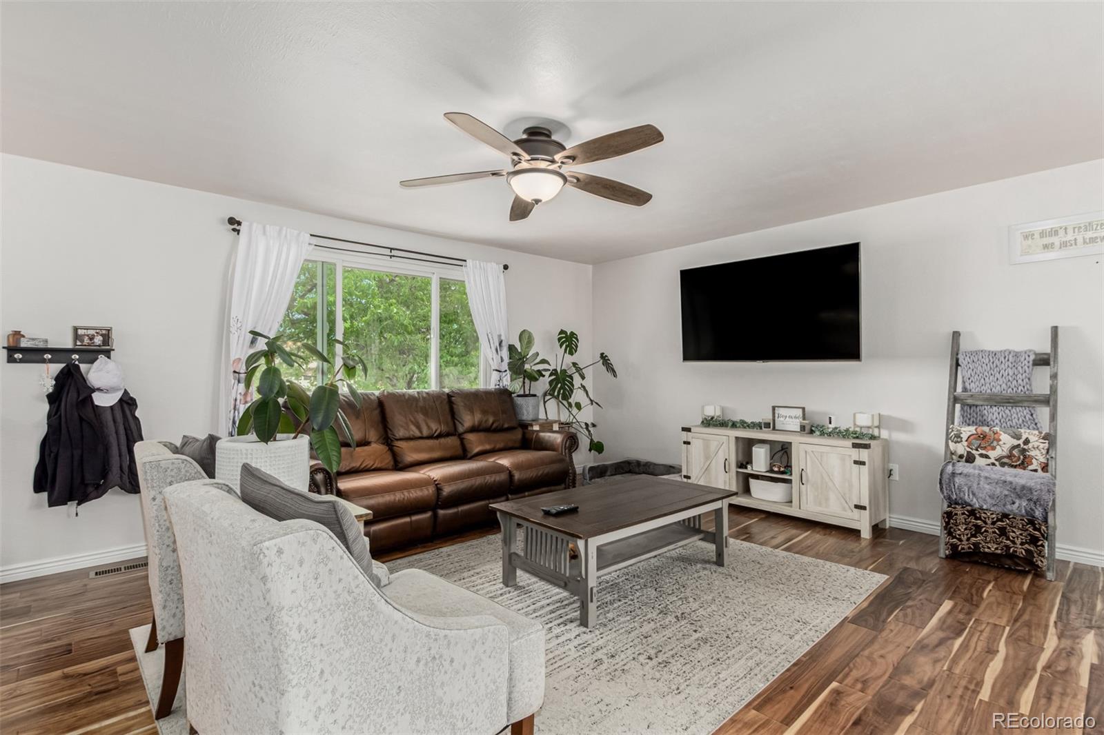 MLS Image #10 for 4643 s vrain street,denver, Colorado
