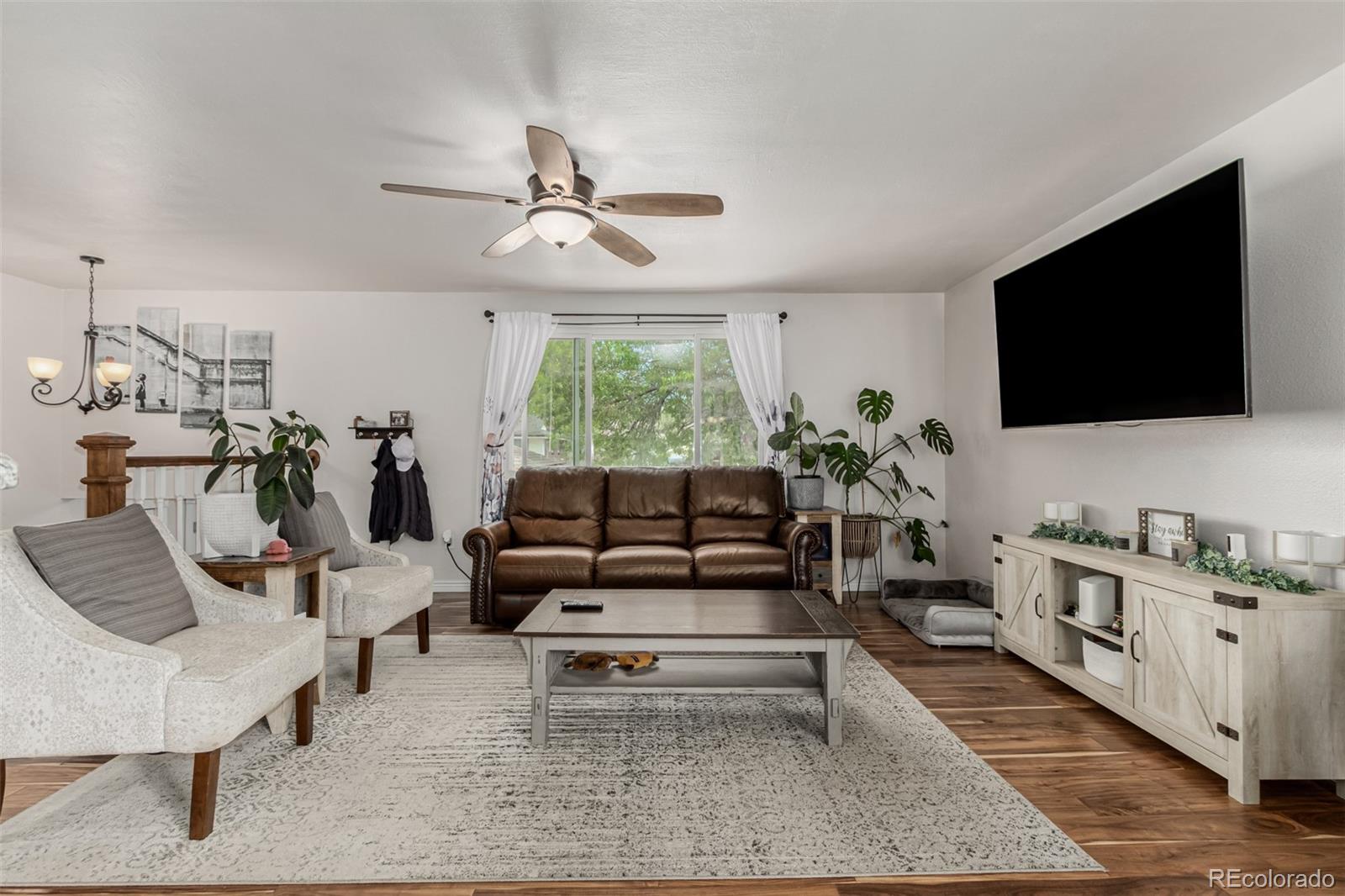 MLS Image #11 for 4643 s vrain street,denver, Colorado