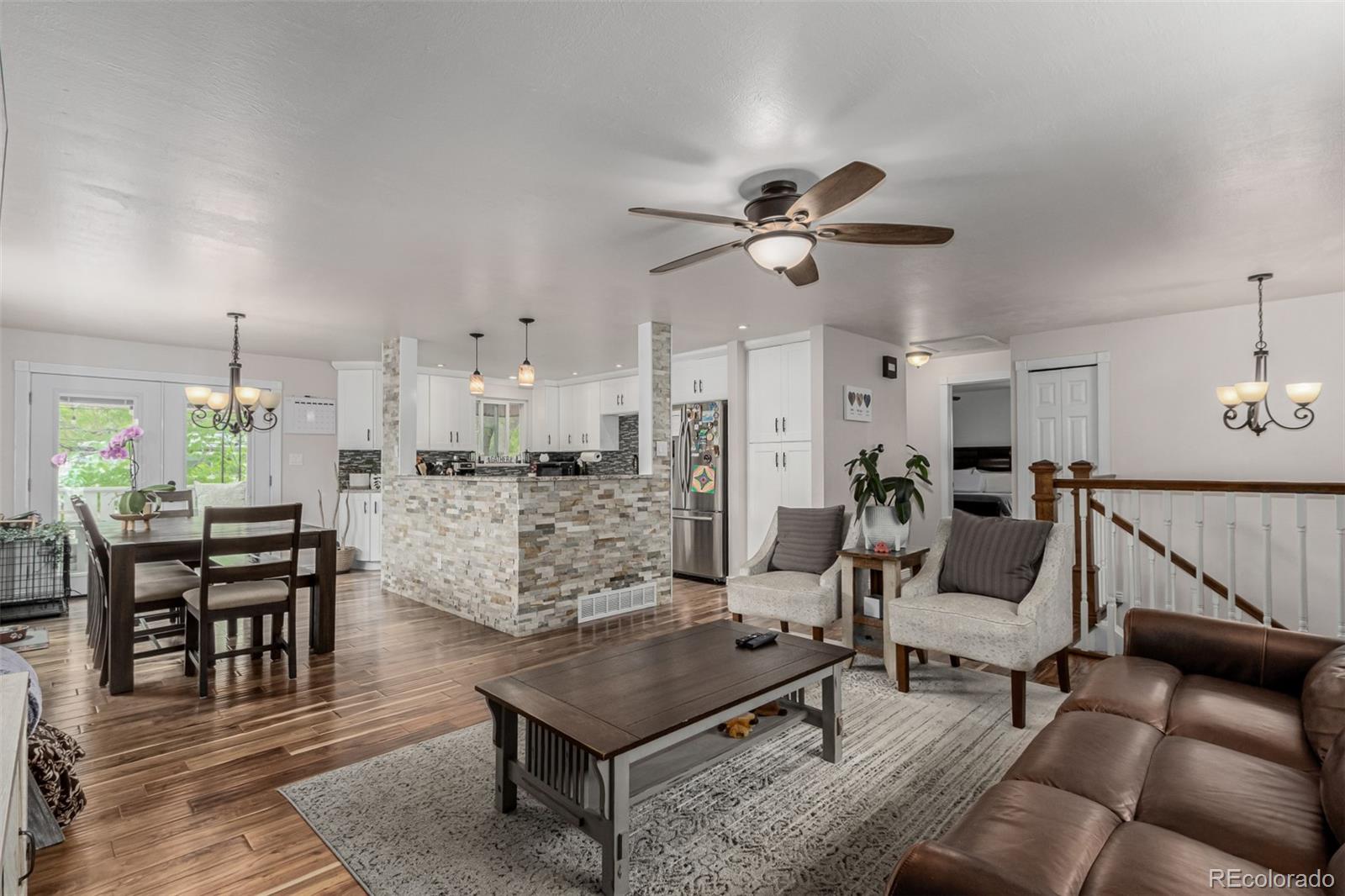 MLS Image #13 for 4643 s vrain street,denver, Colorado