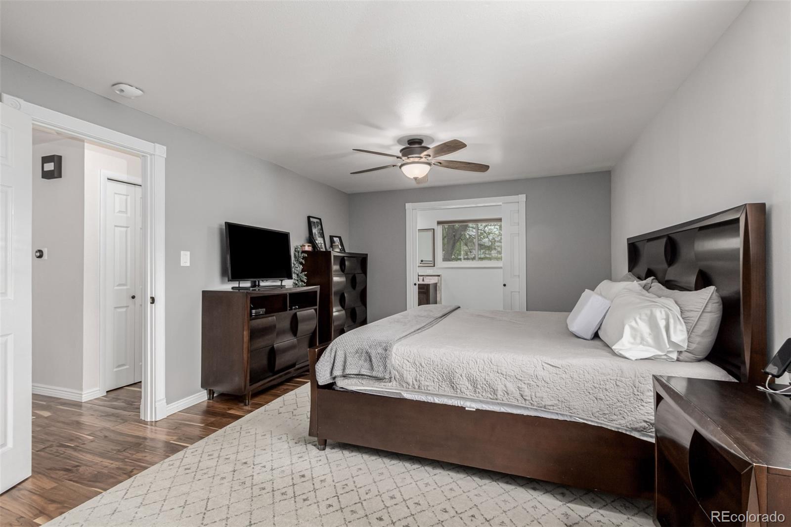 MLS Image #22 for 4643 s vrain street,denver, Colorado