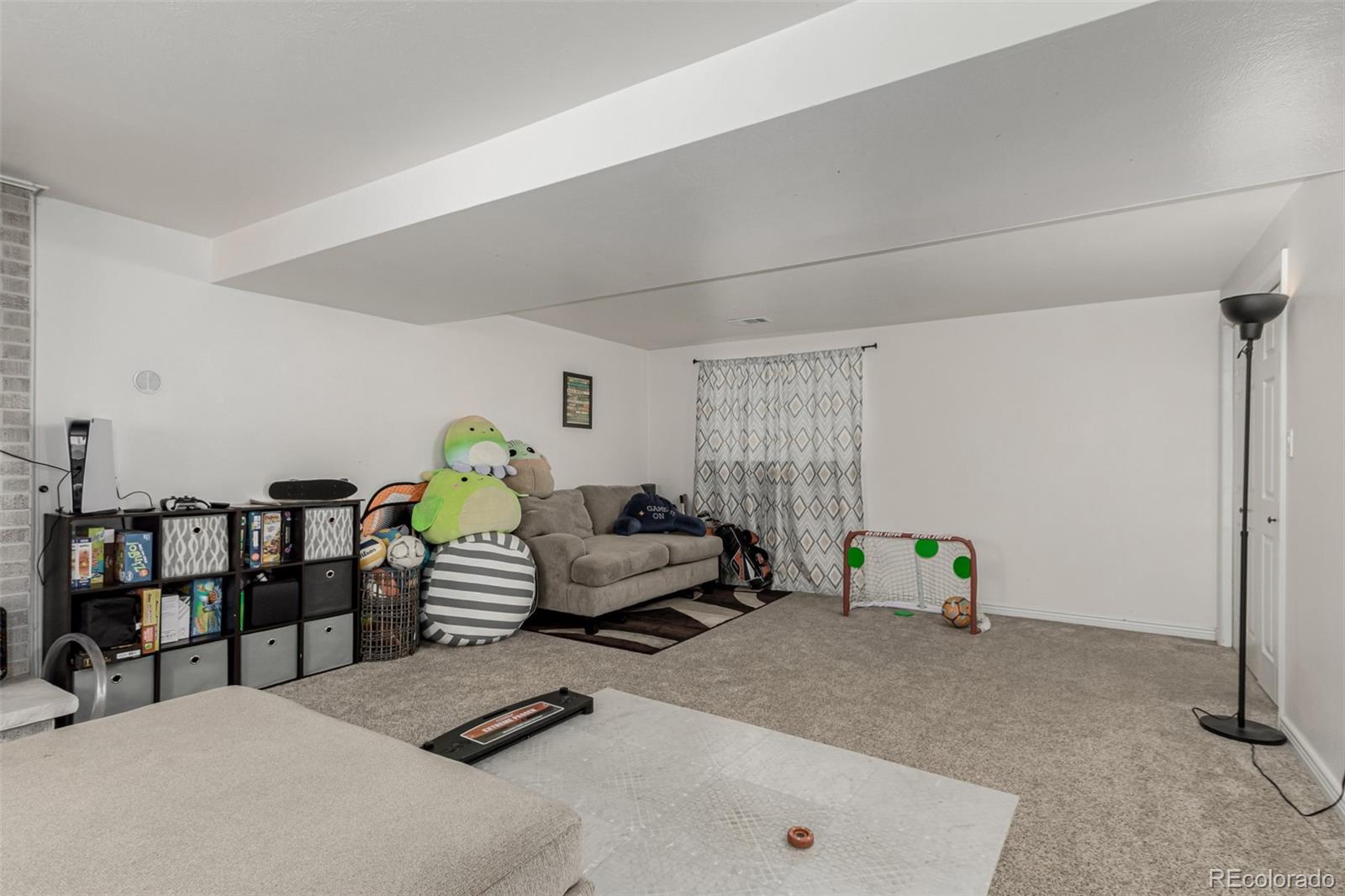 MLS Image #30 for 4643 s vrain street,denver, Colorado