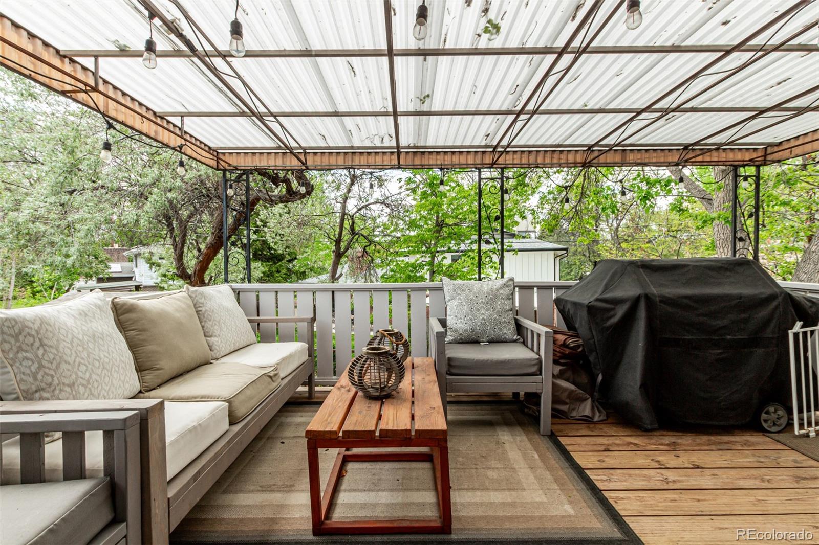 MLS Image #39 for 4643 s vrain street,denver, Colorado