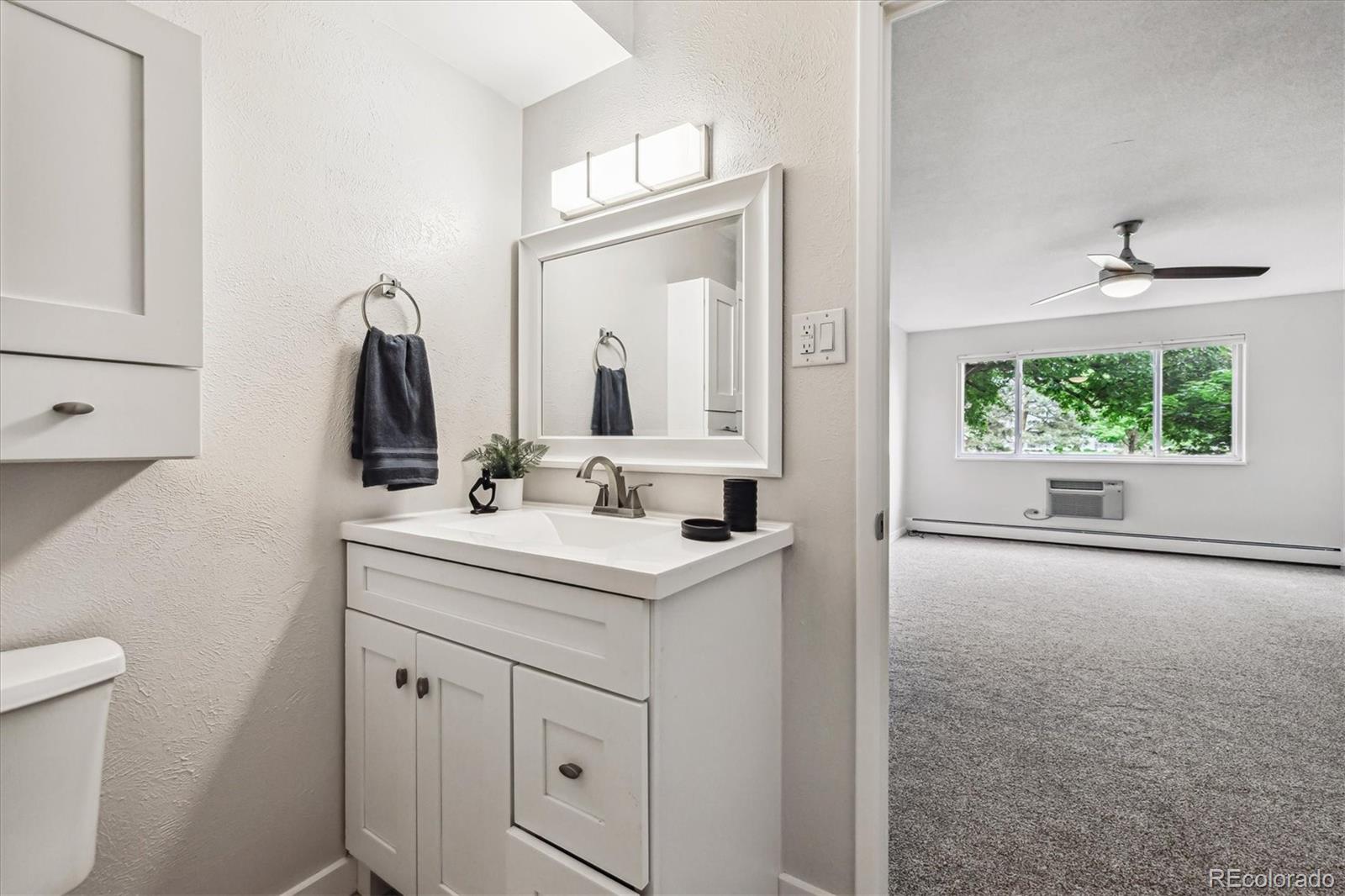 MLS Image #14 for 650 s alton way,denver, Colorado