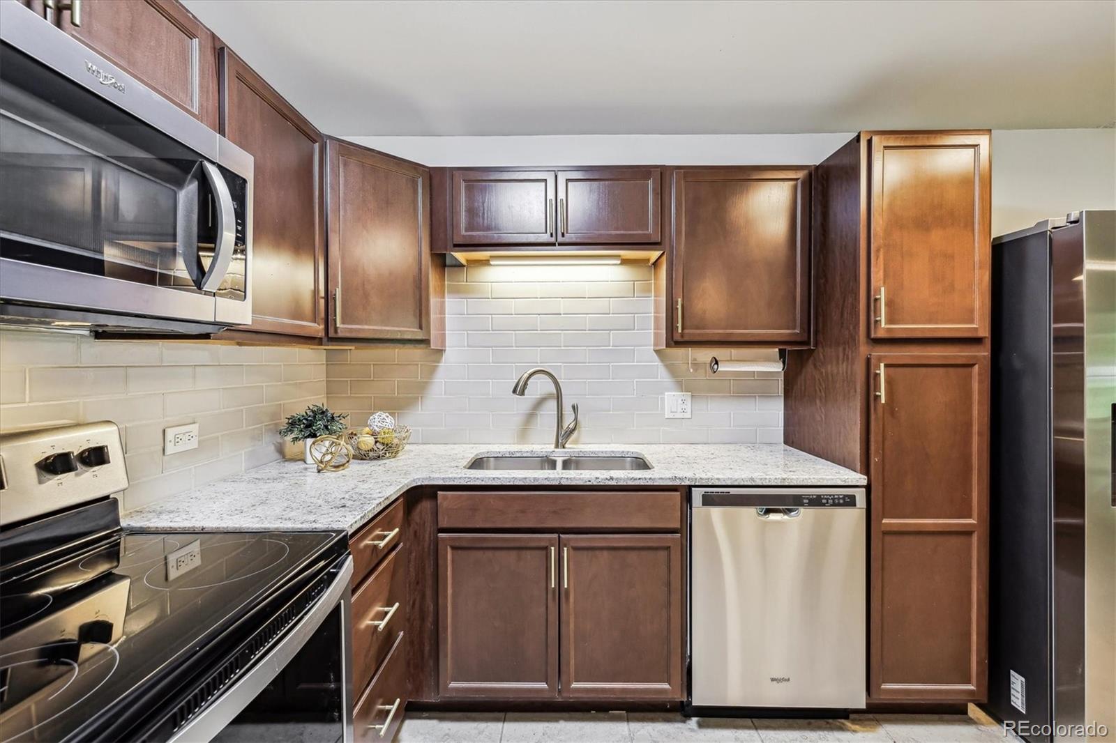 MLS Image #4 for 650 s alton way,denver, Colorado