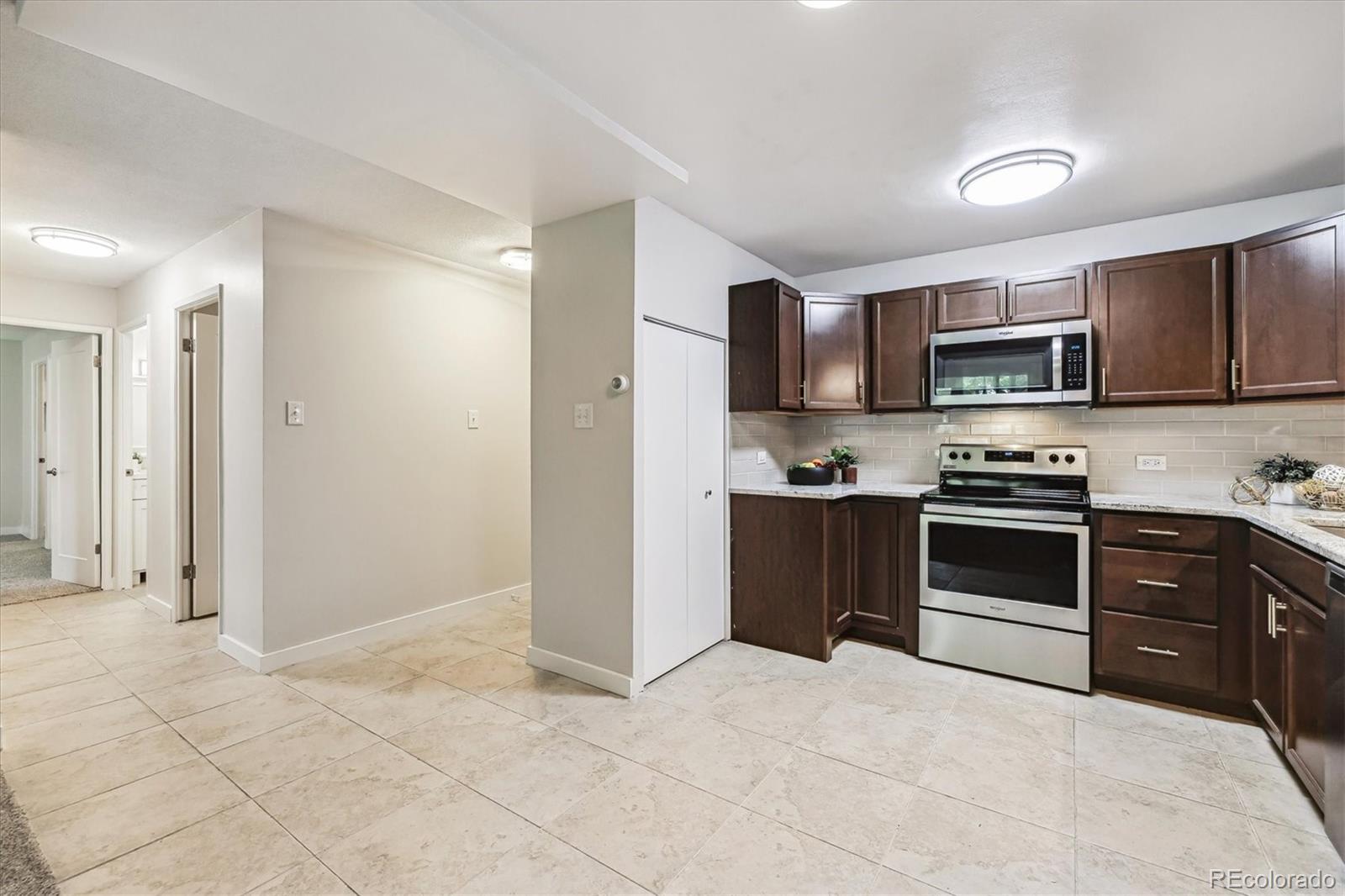 MLS Image #6 for 650 s alton way,denver, Colorado