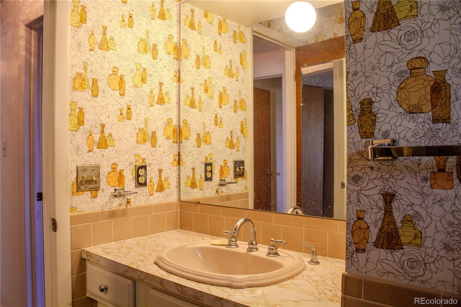 MLS Image #21 for 962 s beech street,lakewood, Colorado