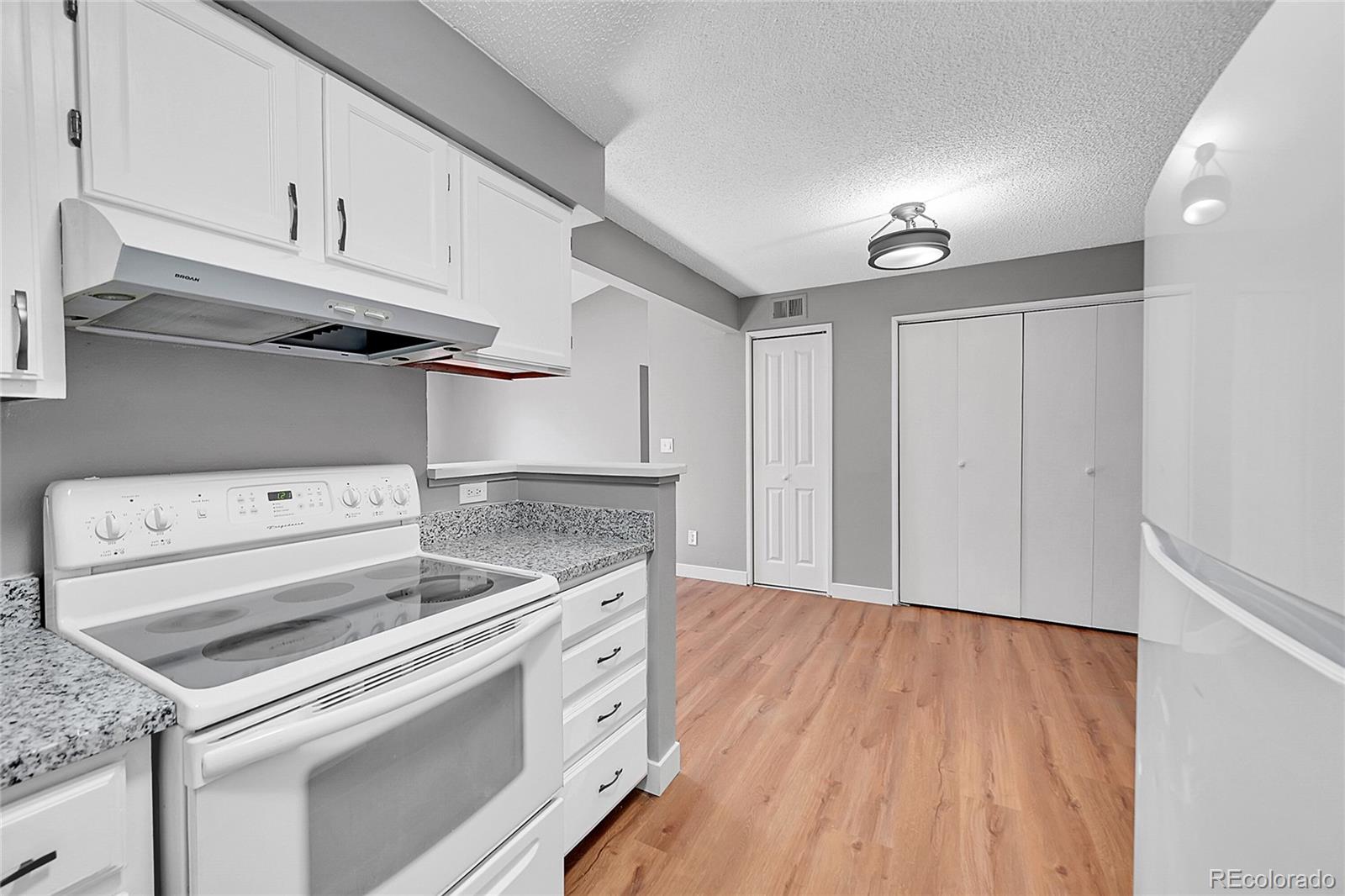 MLS Image #8 for 12023 e harvard avenue,aurora, Colorado