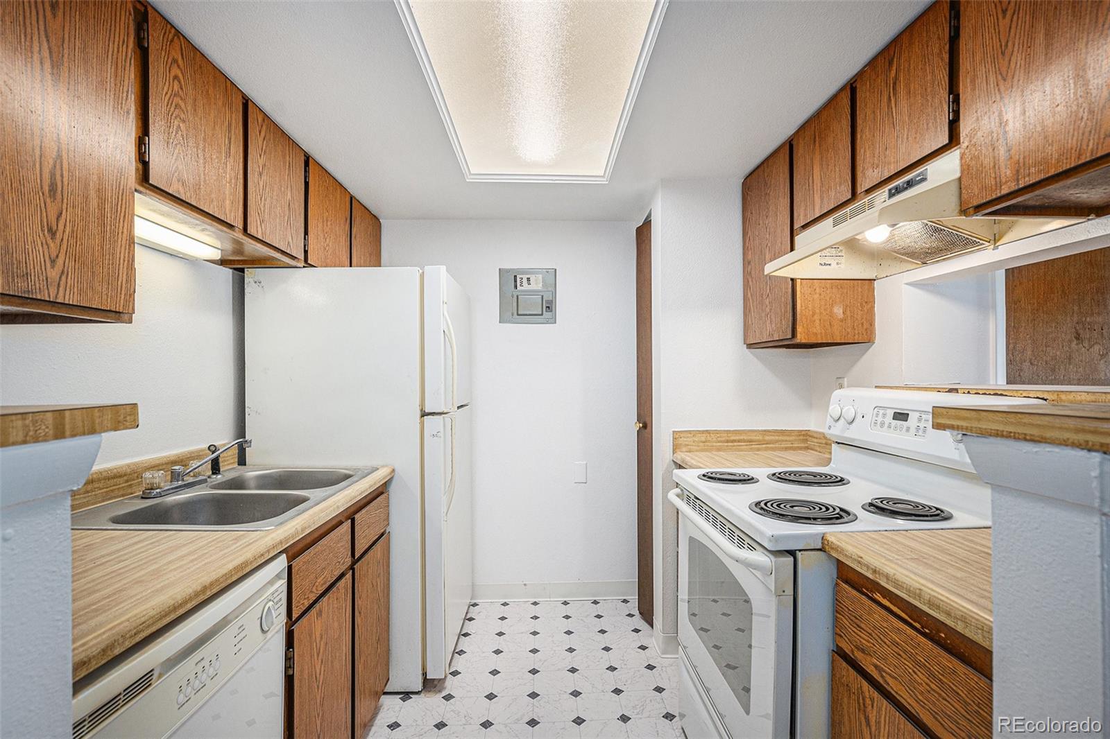 MLS Image #4 for 14171 e jewell avenue,aurora, Colorado