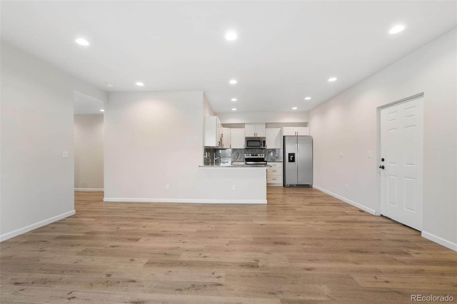 MLS Image #11 for 875 e 78th avenue,denver, Colorado