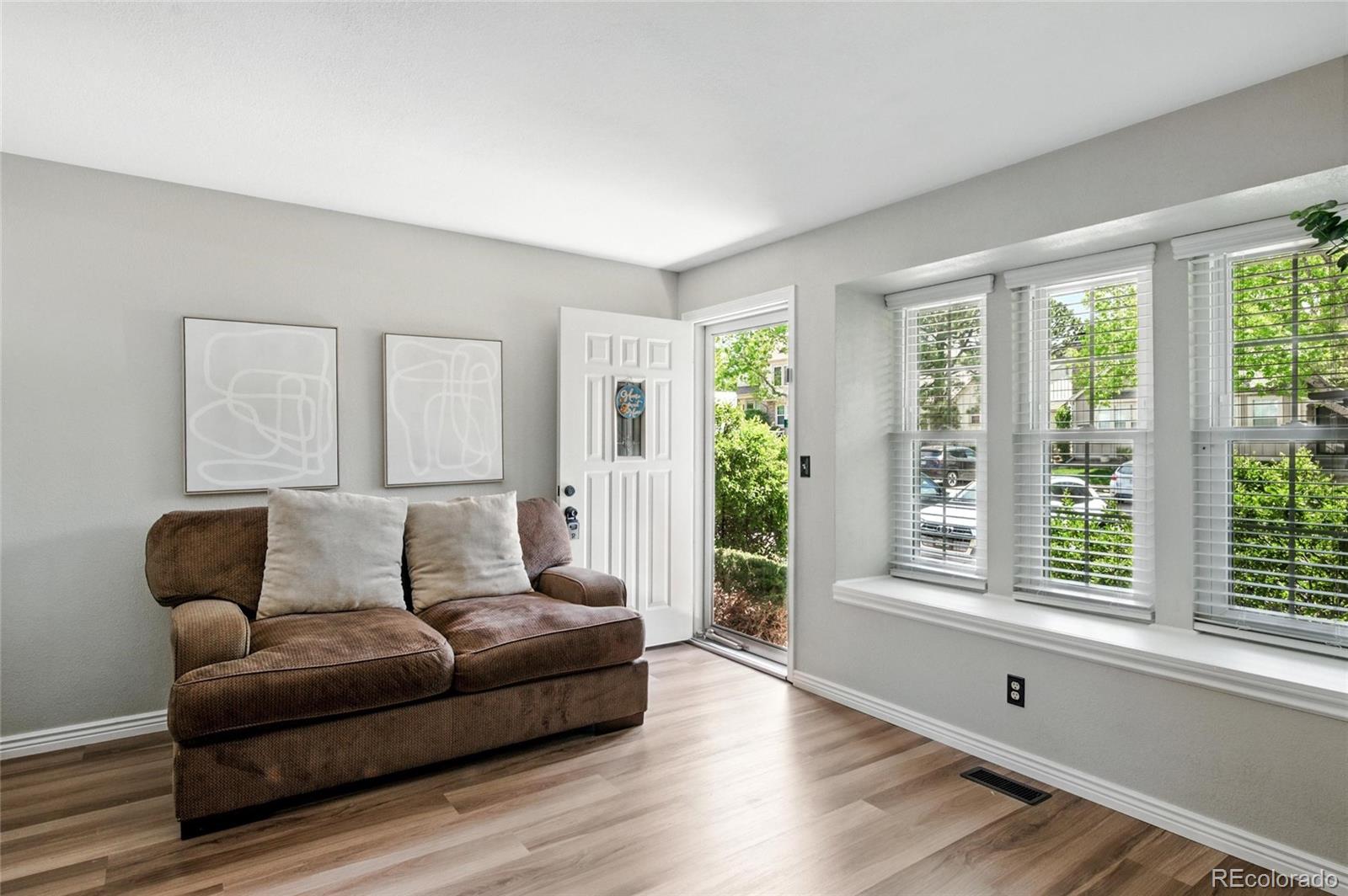 MLS Image #3 for 1172 s zeno way,aurora, Colorado