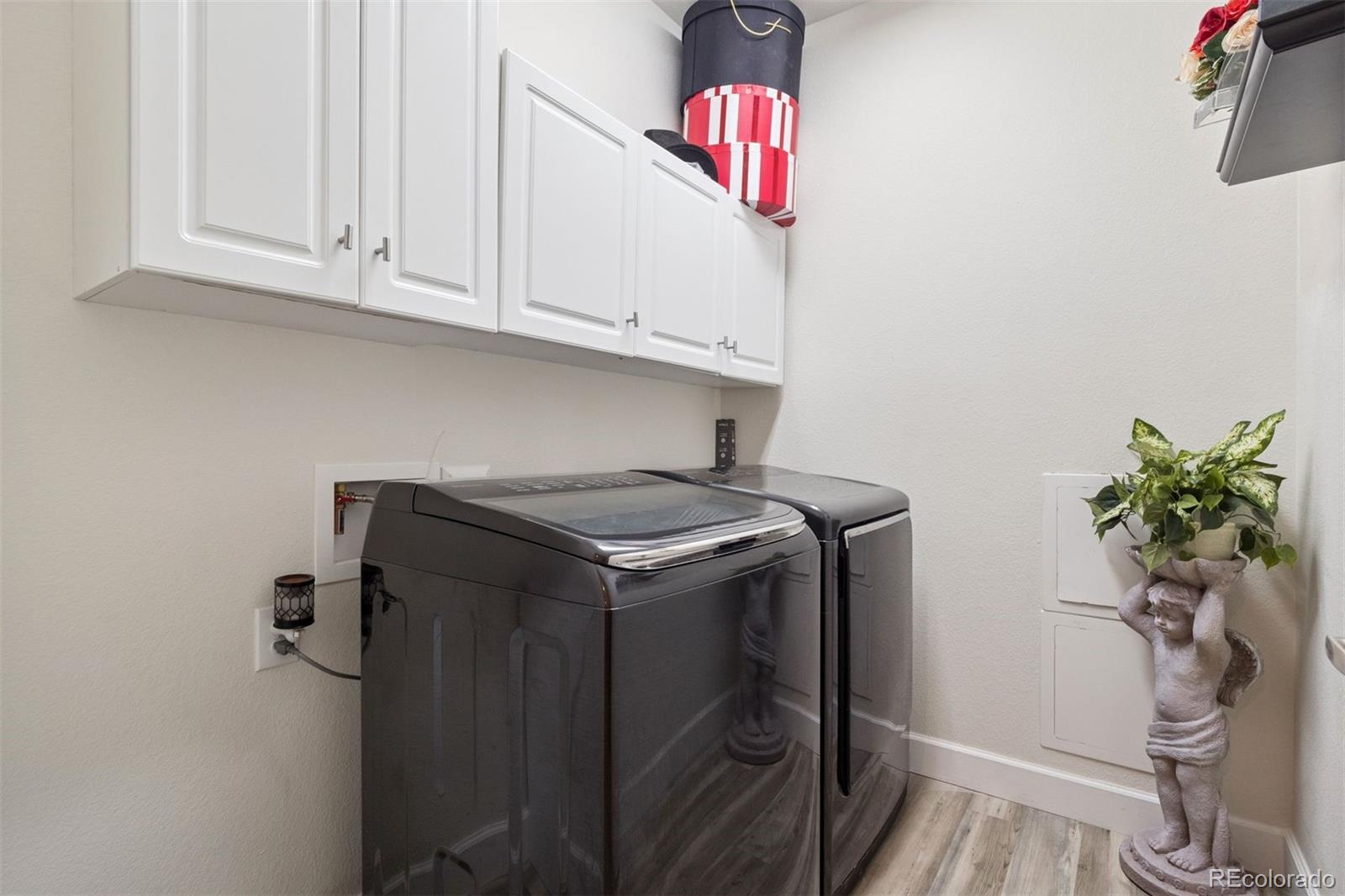 MLS Image #14 for 5471  ensenada court,denver, Colorado