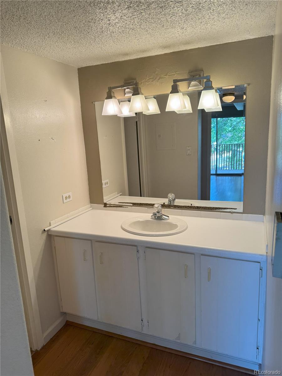 MLS Image #5 for 8060 e girard avenue,denver, Colorado