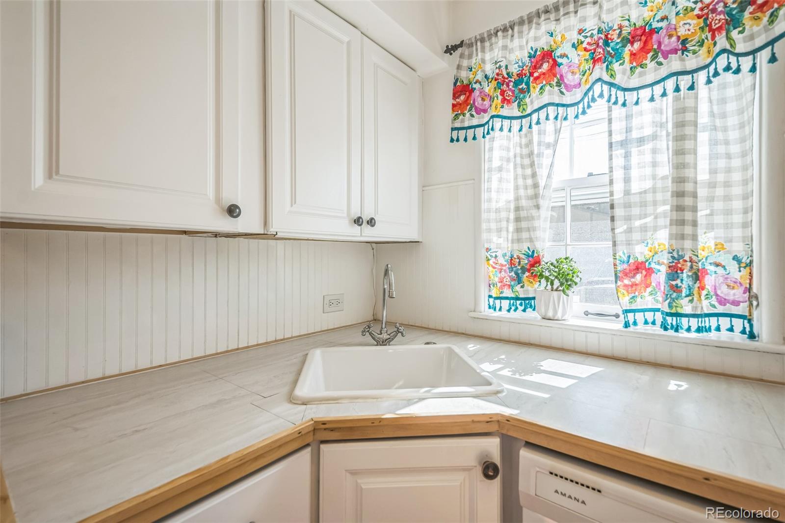 MLS Image #11 for 2858  jasmine street,denver, Colorado