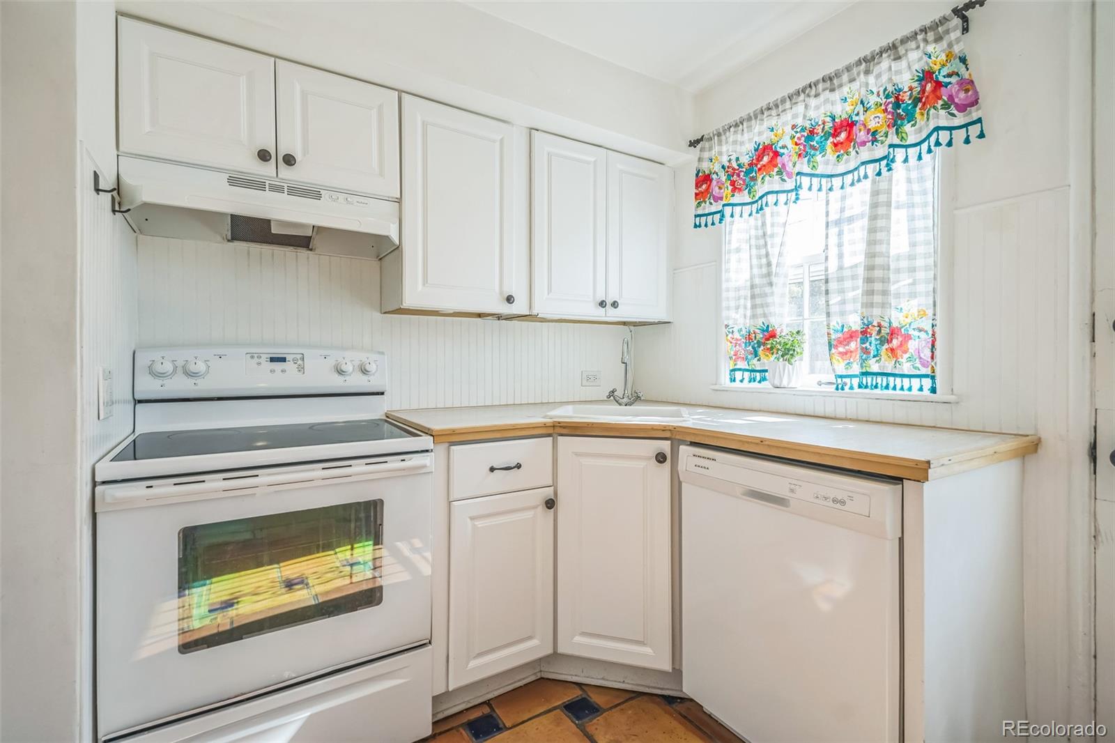 MLS Image #7 for 2858  jasmine street,denver, Colorado