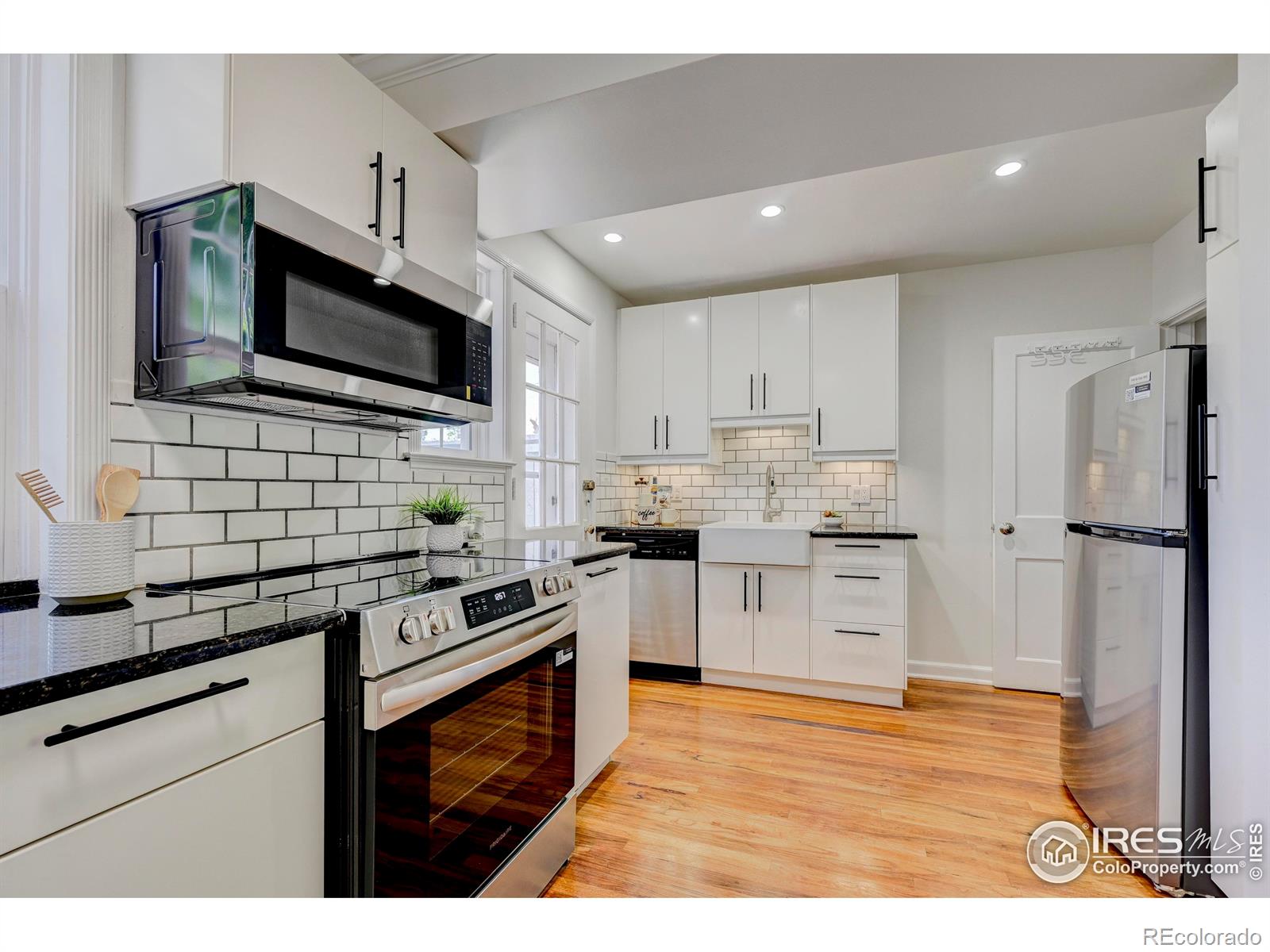 MLS Image #6 for 1235  leyden street,denver, Colorado