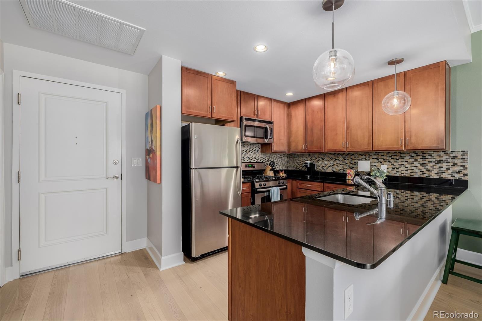 MLS Image #10 for 1975 n grant street,denver, Colorado