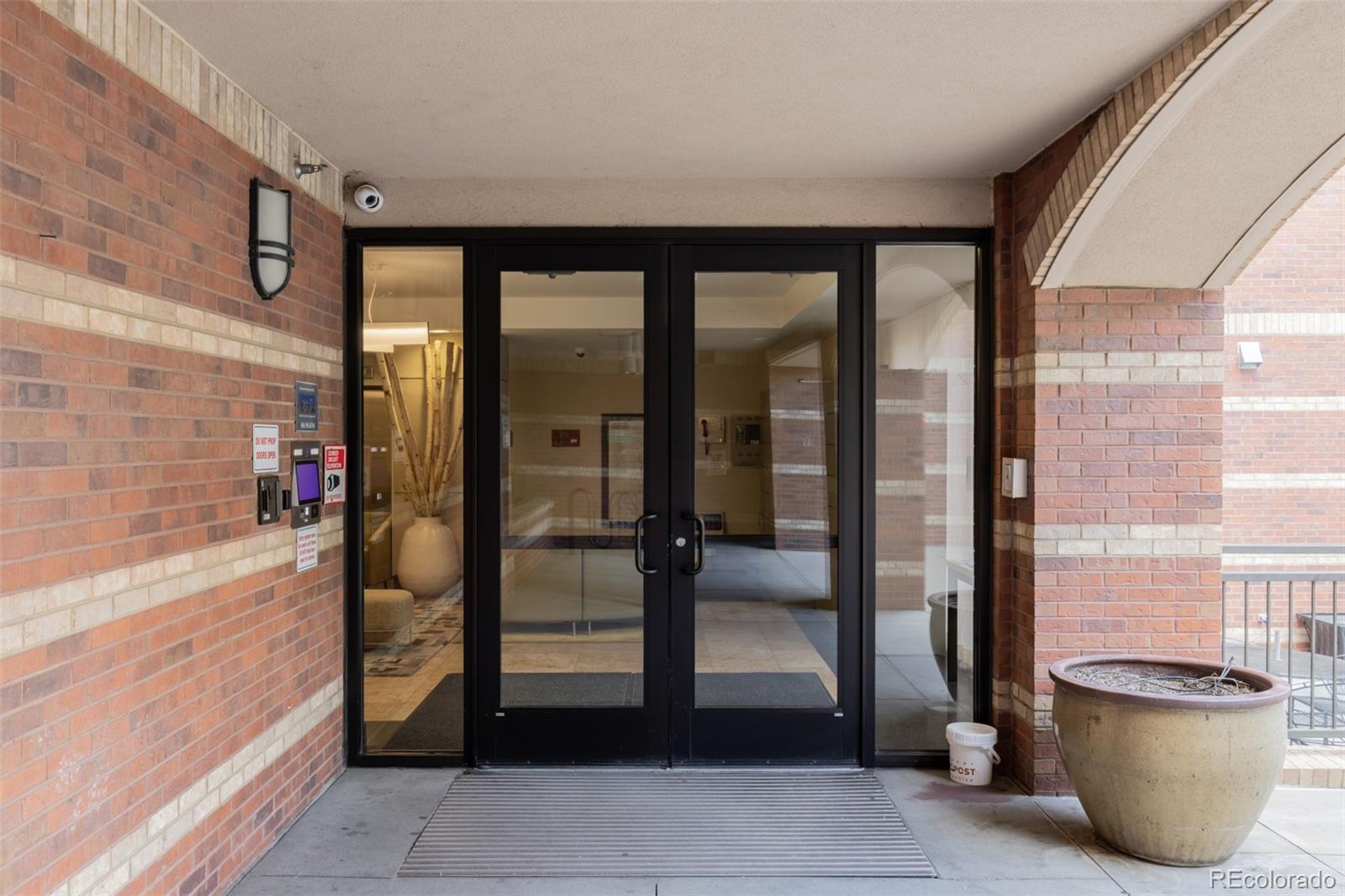MLS Image #27 for 1975 n grant street,denver, Colorado