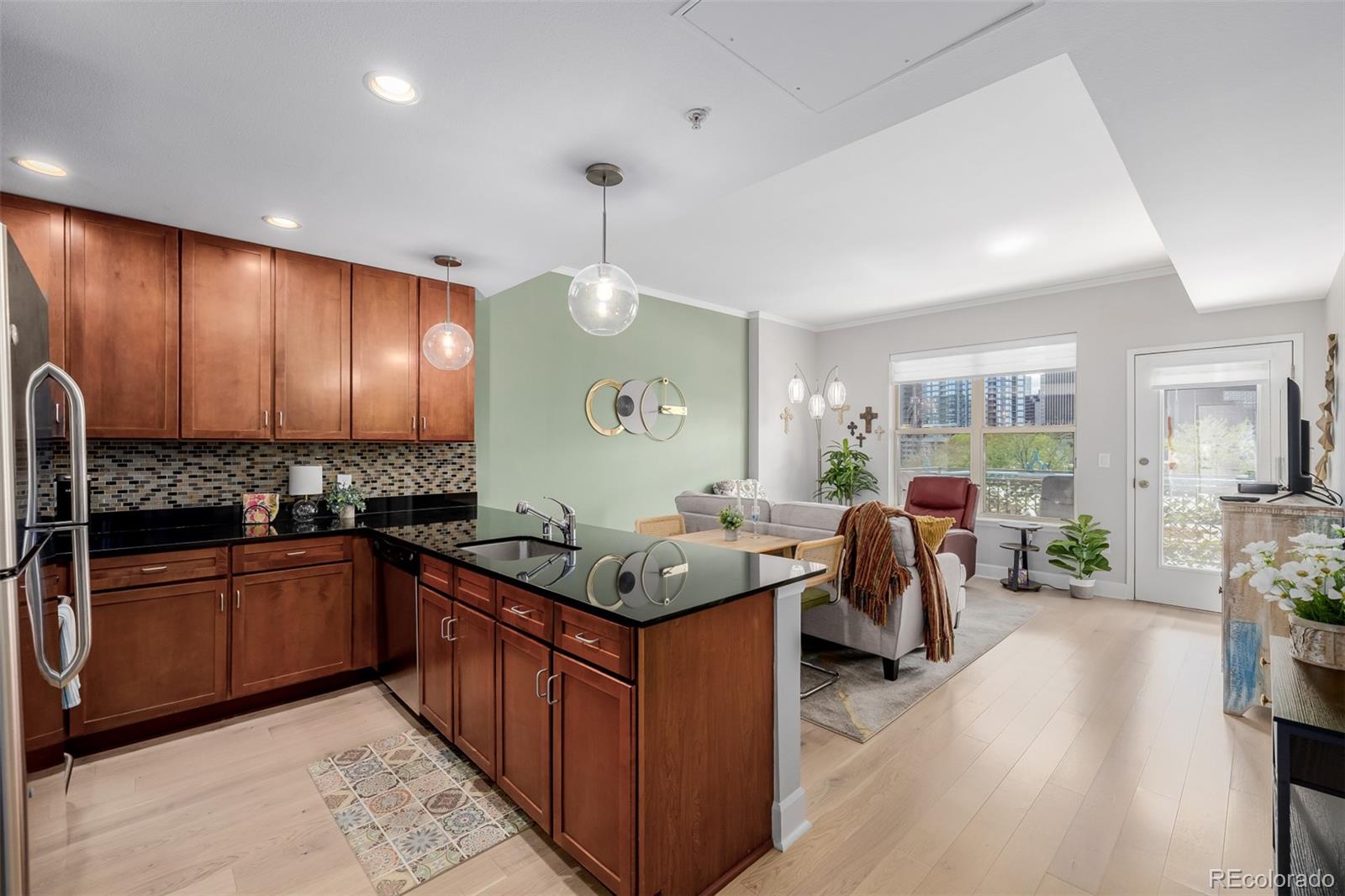MLS Image #9 for 1975 n grant street,denver, Colorado