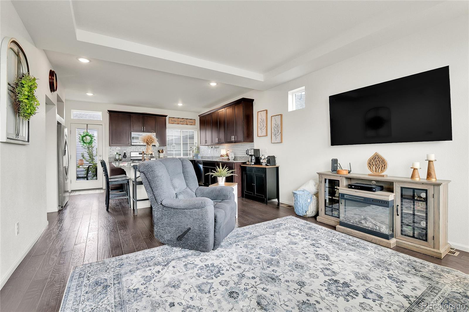 MLS Image #5 for 240 s oak hill street,aurora, Colorado