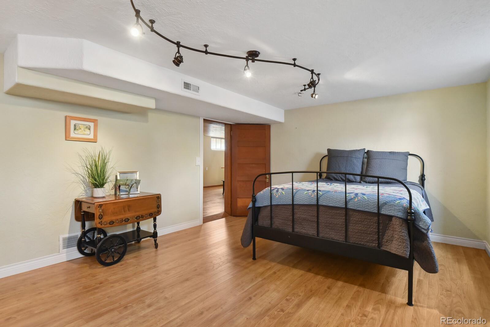 MLS Image #30 for 1003 n institute street,colorado springs, Colorado
