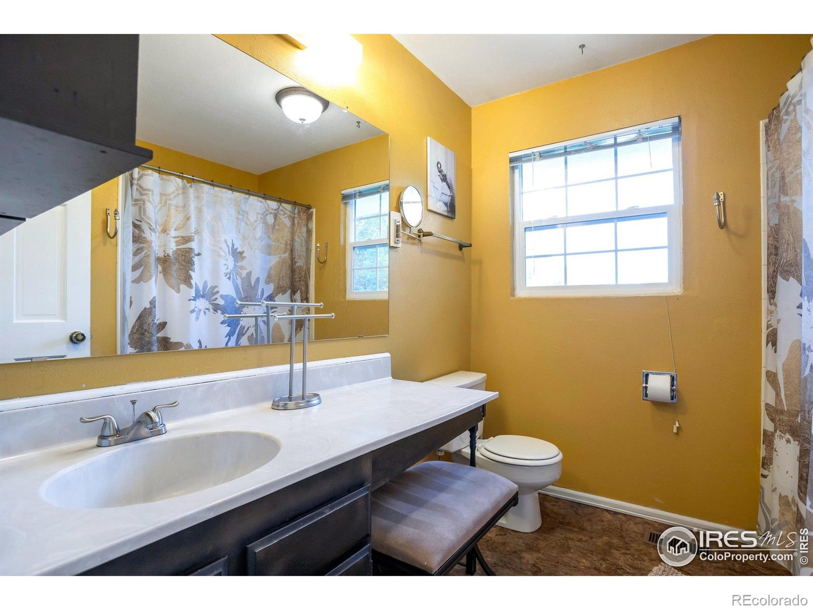 MLS Image #18 for 2229 s elkhart street,aurora, Colorado
