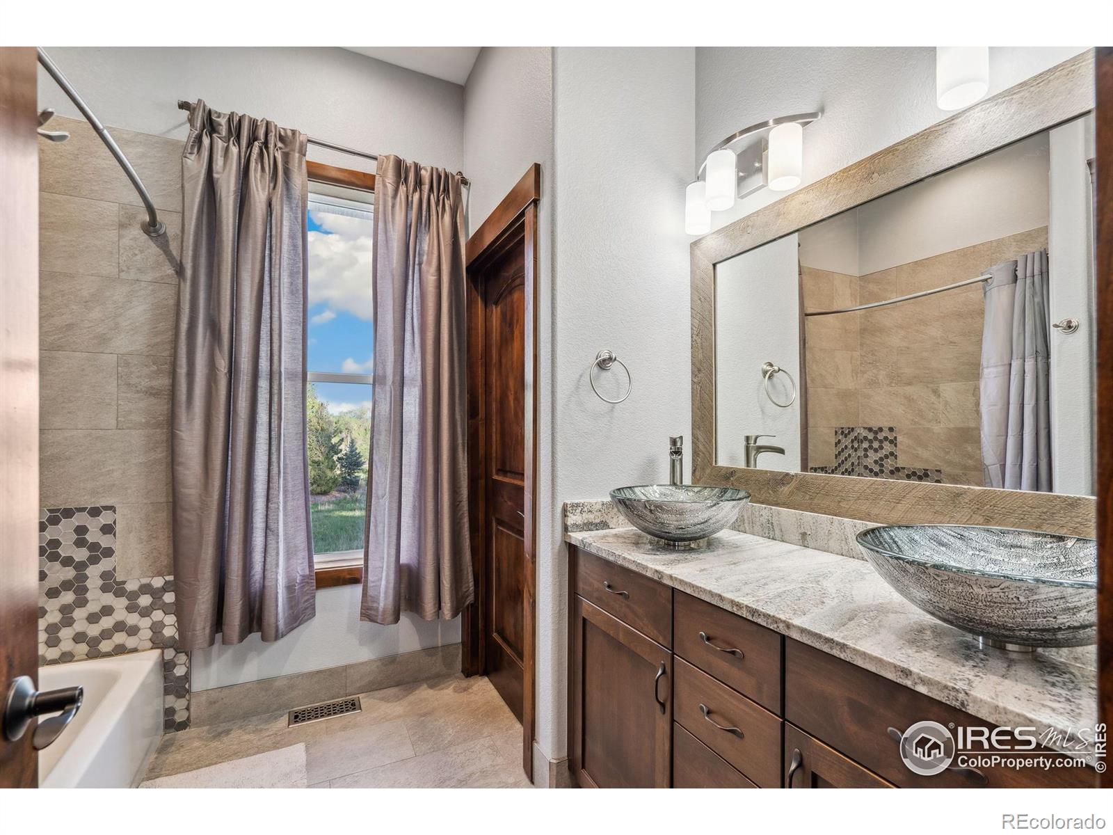 MLS Image #21 for 6332  woodland hill court,loveland, Colorado