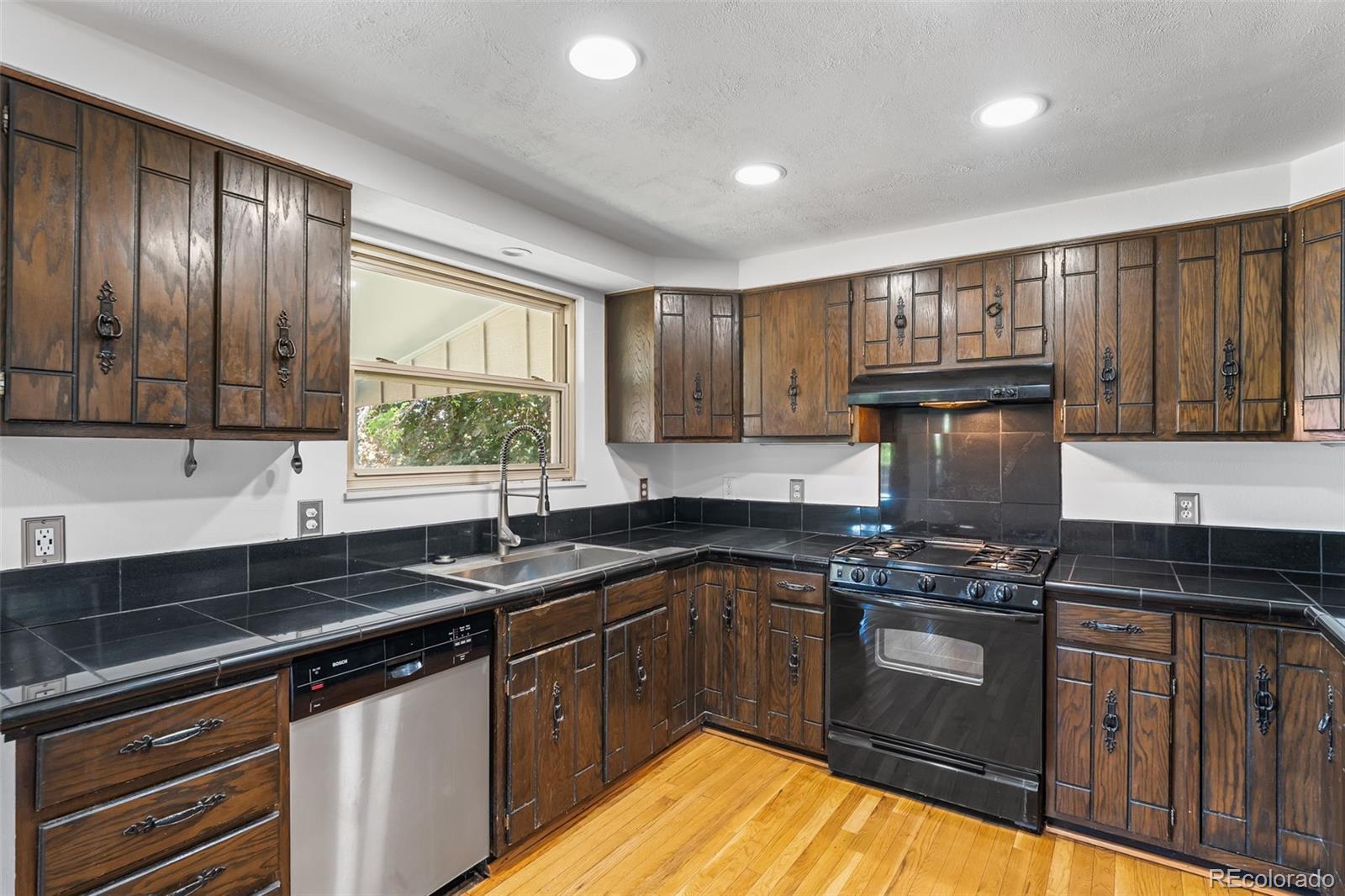 MLS Image #4 for 12829 e nevada avenue,aurora, Colorado