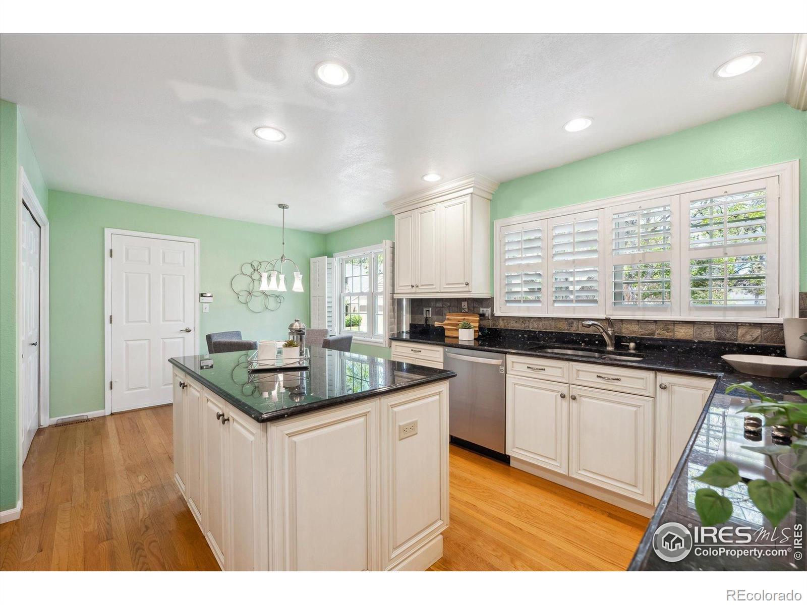 MLS Image #11 for 7190 s poplar court,centennial, Colorado