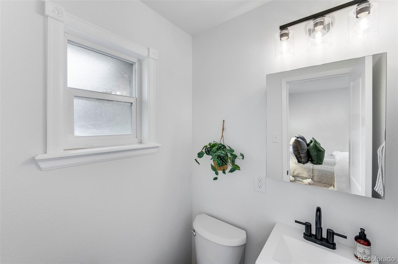 MLS Image #17 for 1810 s kearney street,denver, Colorado