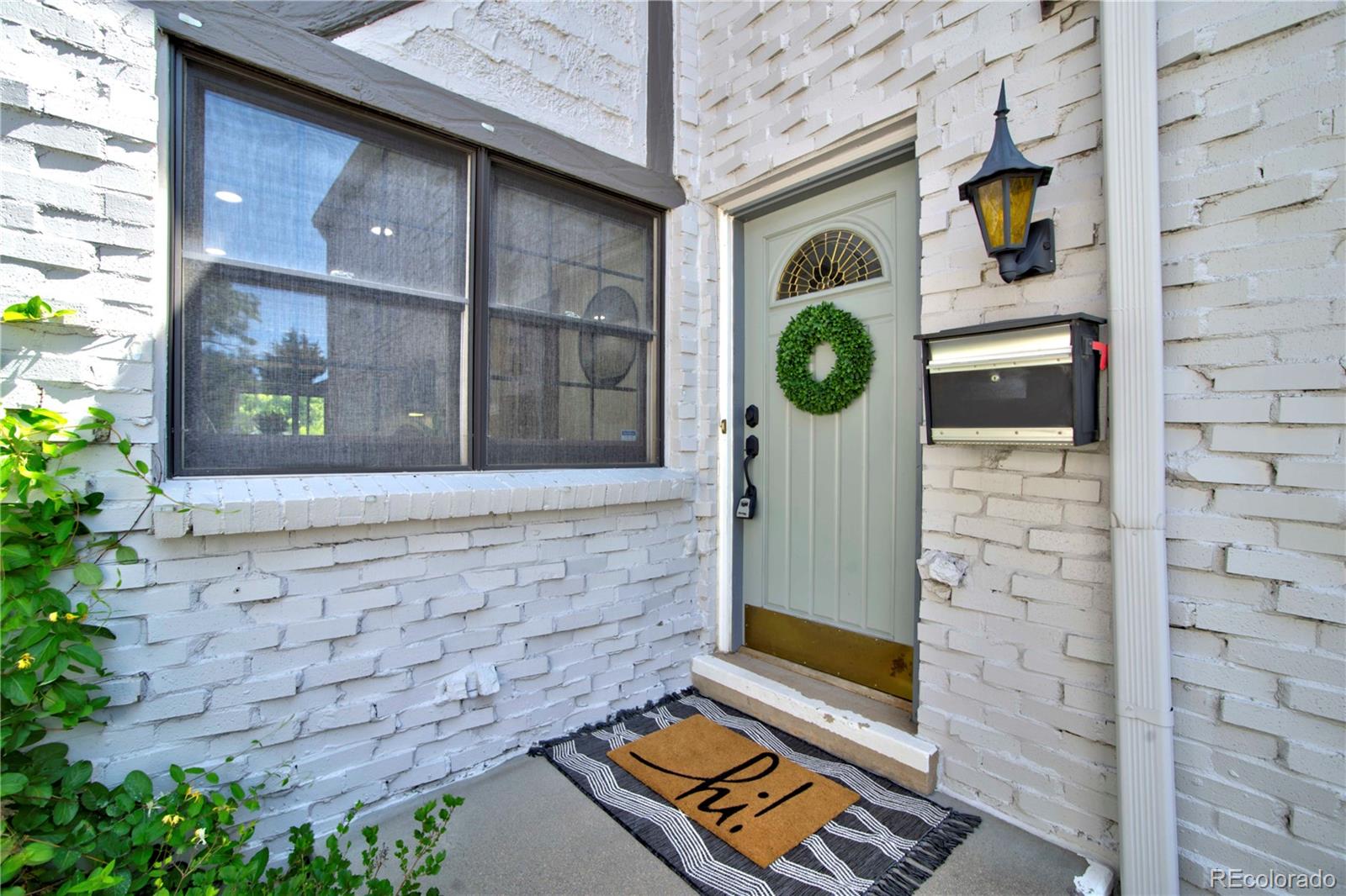 MLS Image #4 for 5821 e ithaca place,denver, Colorado