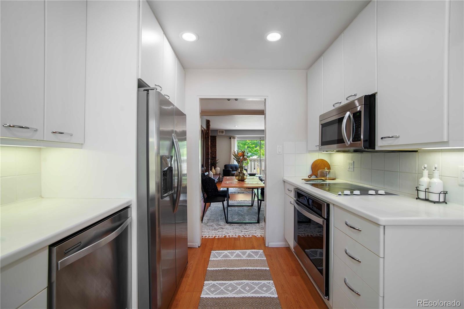 MLS Image #7 for 5821 e ithaca place,denver, Colorado