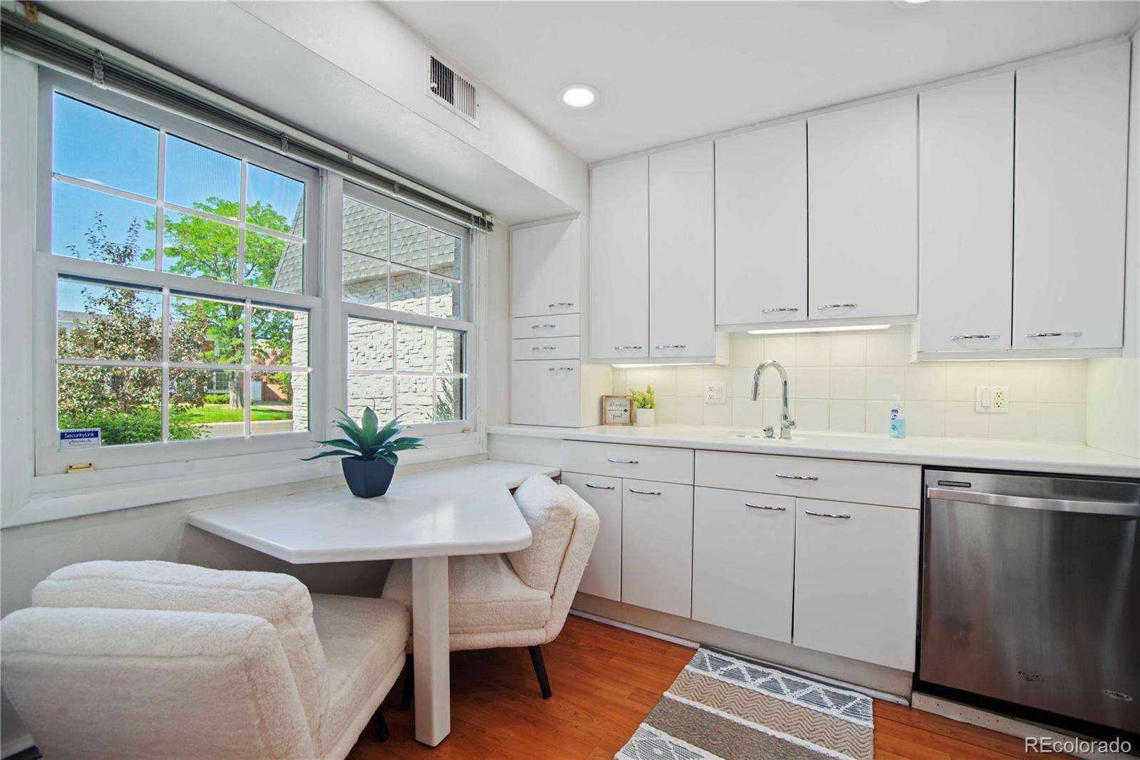 MLS Image #8 for 5821 e ithaca place,denver, Colorado