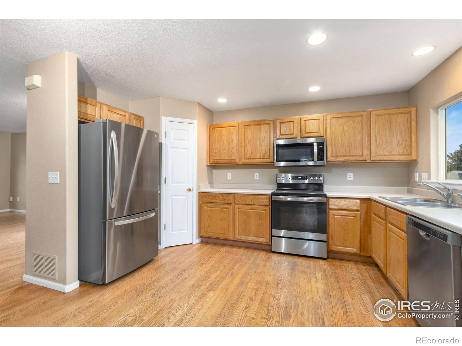 MLS Image #4 for 1732  twin lakes circle,loveland, Colorado