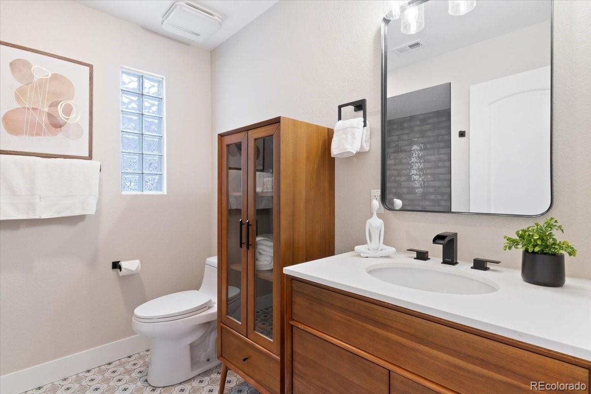 MLS Image #31 for 4505 s yosemite street,denver, Colorado