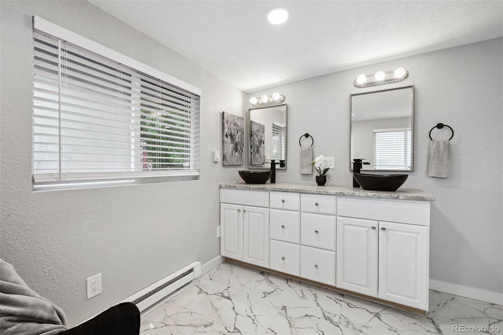 MLS Image #14 for 3930 s hazel court,englewood, Colorado